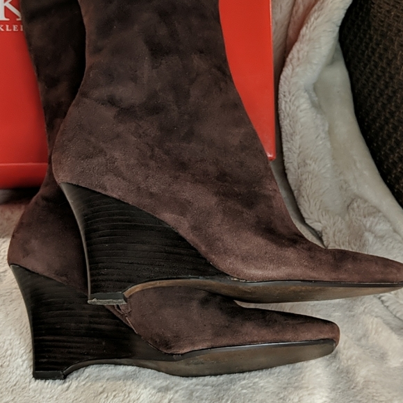 👠 Vintage Anne Klein Suede Boots - Picture 7 of 10